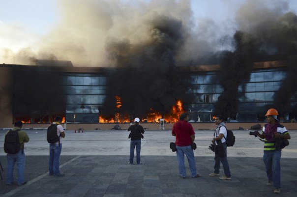 Guerrero state HQ in flames during protests over missing/murdered students.